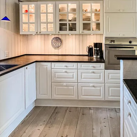 4 Bedroom Gorgeous In Tranekær